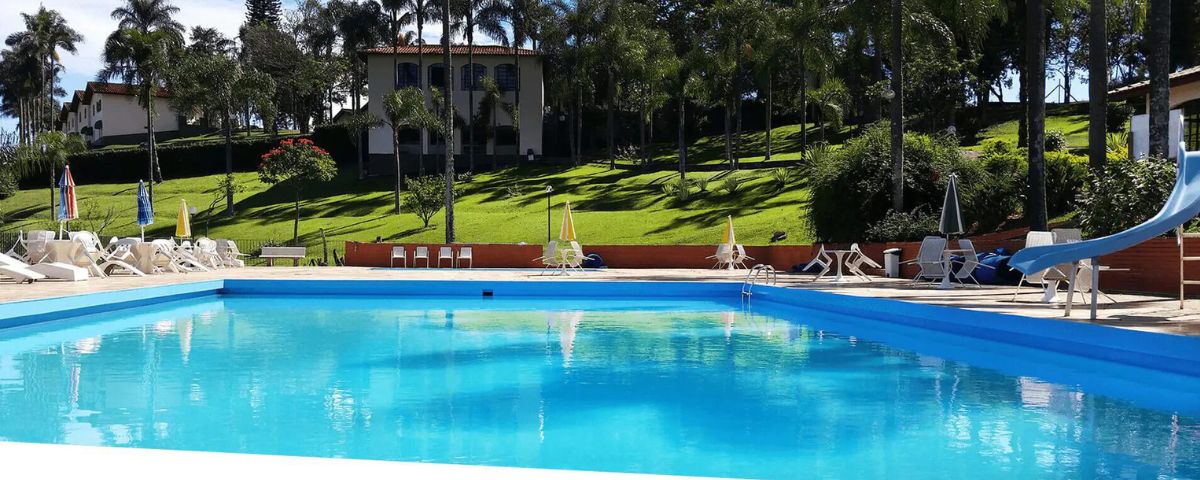 Piscina em hotel fazenda do guia rural de SP. 