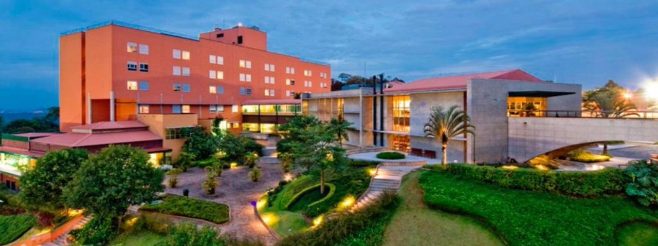 Fachada do Hotel Almenat, um destino turístico no interior de SP, ideal para eventos e estadias em julho