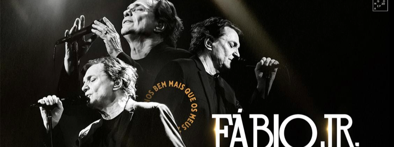 Banner de divulgação do show do cantor Fabio Junior em sua turnê "Bem Mais Que os Meus 20 e Poucos Anos", em São Paulo