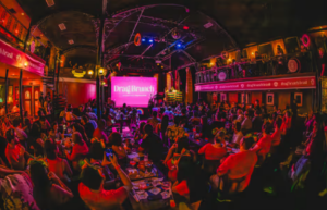 imagem mostra público em casa de show de jazz