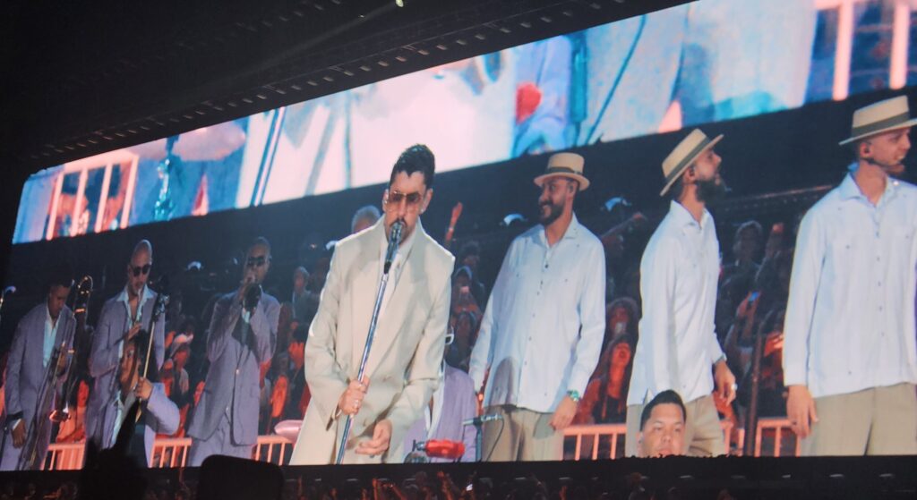 cantor bad bunny e banda