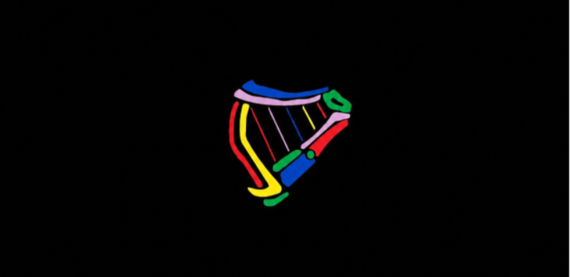 Logotipo do O'Malley's Bar sobre fundo preto. A marca apresenta uma harpa estilizada formada por traços coloridos em azul, vermelho, amarelo, verde e lilás, símbolo tradicional da cultura irlandesa.